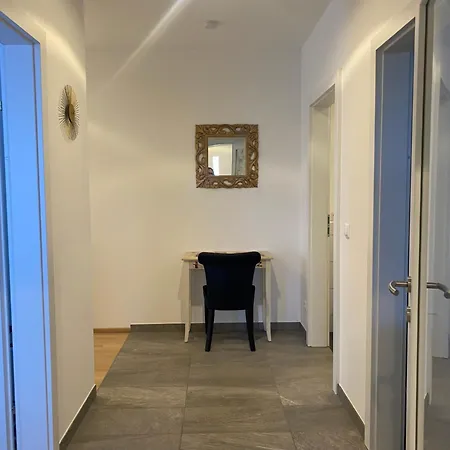 Burgblick Haus Fux-immo, 10min Zum Skifahren, 10 Min Zum See, Rundherum Wandern Und Radeln Apartmán Villach