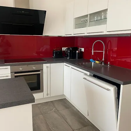 Apartmán Burgblick Haus Fux-immo, 10min Zum Skifahren, 10 Min Zum See, Rundherum Wandern Und Radeln Villach