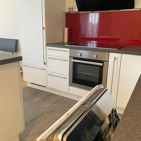 Apartment Burgblick Haus Fux-immo, 10min Zum Skifahren, 10 Min Zum See, Rundherum Wandern Und Radeln