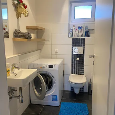 Apartment Burgblick Haus Fux-immo, 10min Zum Skifahren, 10 Min Zum See, Rundherum Wandern Und Radeln Villach