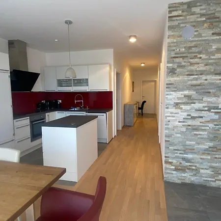 Burgblick Haus Fux-immo, 10min Zum Skifahren, 10 Min Zum See, Rundherum Wandern Und Radeln Apartment Villach