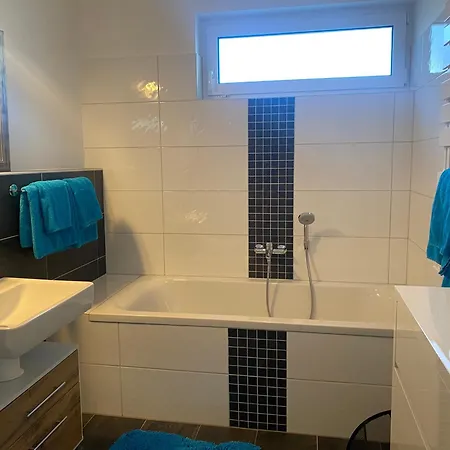 Burgblick Haus Fux-immo, 10min Zum Skifahren, 10 Min Zum See, Rundherum Wandern Und Radeln *