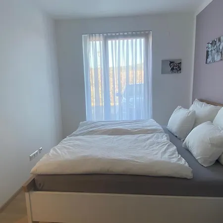 Apartmán Burgblick Haus Fux-immo, 10min Zum Skifahren, 10 Min Zum See, Rundherum Wandern Und Radeln