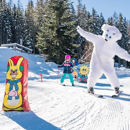 Burgblick Haus Fux-immo, 10min Zum Skifahren, 10 Min Zum See, Rundherum Wandern Und Radeln Appartement